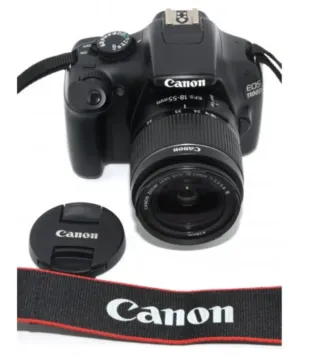 Fotocamera Canon EOS 1100D con obiettivo 18-55mm