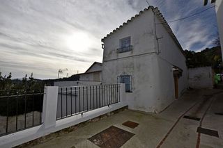 Casa adosada en venta en Benadalid