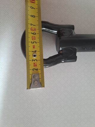 Tornillo de remolque negro