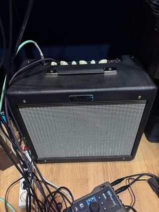 Fender Blues Junior IV Amplificador Guitarra