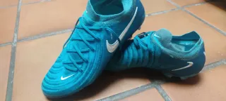 Botas de fútbol Nike gama alta Talla 41