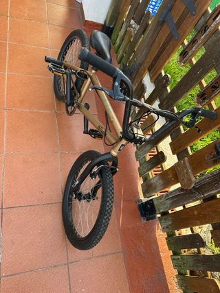 Bicicleta BMX Btwin 20 pulgadas