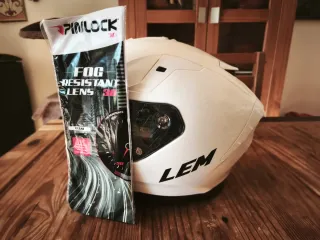 Casco integral NUEVO SIN ESTRENAR