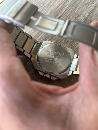 Reloj Nixon Negro y Plateado