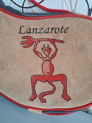 Bota de vino Lanzarote con diablo