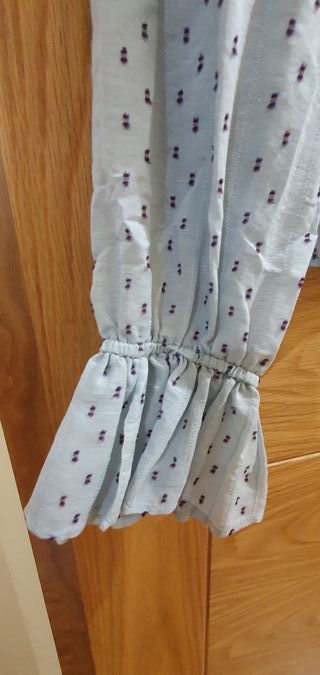 Blusa Zara azul con volantes talla S