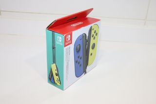 NUOVO DI ZECCA per Joy-Con Nintendo Switch Blu/Yellow