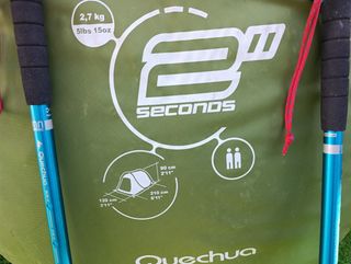 Tienda campaña Quechua 2 Seconds + bastones