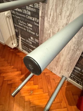 Mesa de escritorio madera y patas de metal