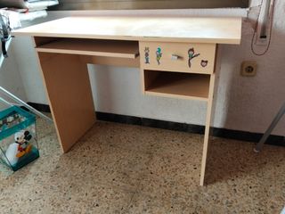 Tavolo da studio per bambini con cassetto