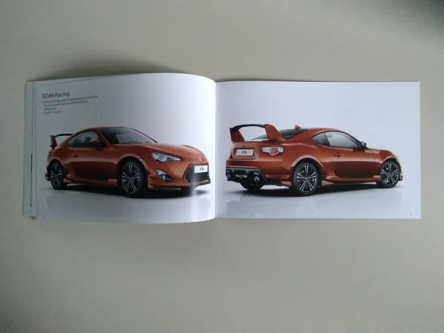 Depliant Toyota GT86 Italiano 16 Pagine
