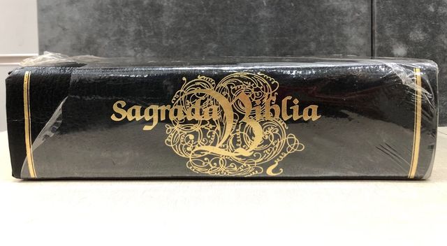 Sagrada Biblia