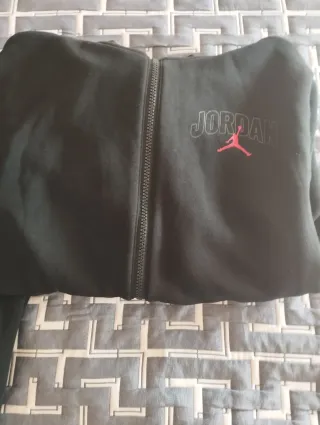 Chándal Jordan Sudadera+Pantalón Negro. 12-13 años