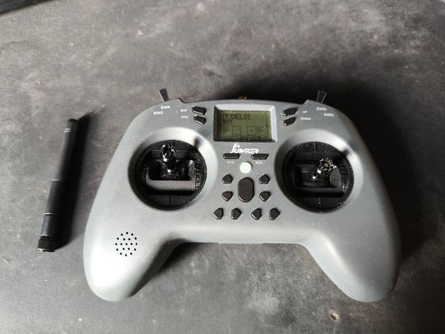 Emisora Jumper T Lite 2.4 Ghz ELRS Gris Estropeada