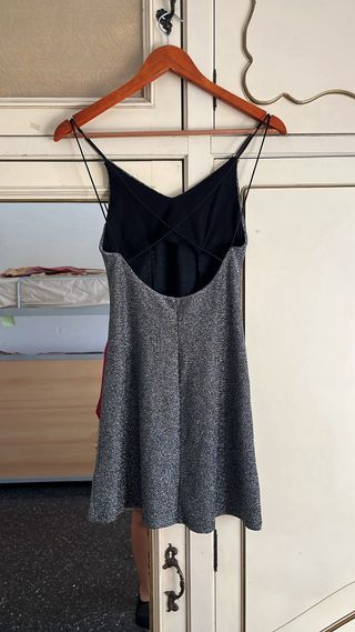 Vestido de fiesta plateado brillante