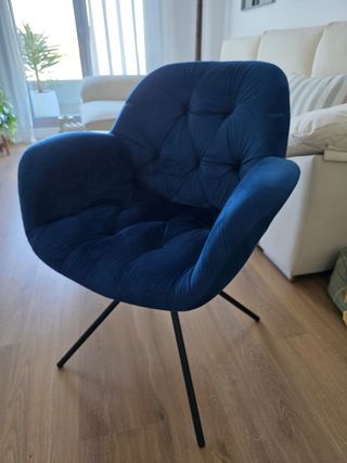 2 Sillas  azul de terciopelo con patas negras