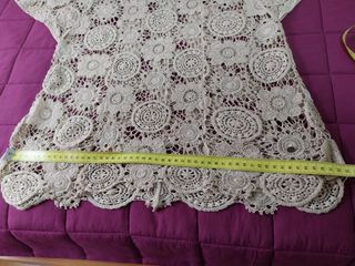 Blusa de encaje Amichi beige talla M