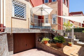 Casa adosada en venta en Cúllar Vega