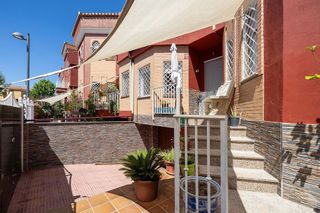 Casa adosada en venta en Cúllar Vega