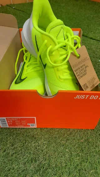 Zapatillas Nike Verdes y Blancas