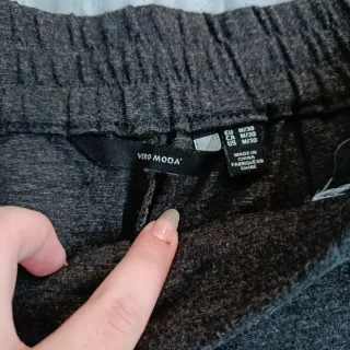 Pantalones grises tobilleros de goma Talla M