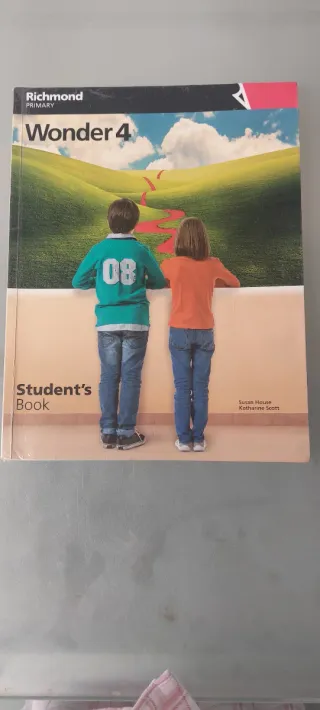WONDER 4 STUDENT'S BOOK