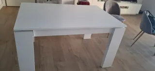 Mesa de comedor extensible blanca marca Rimobel