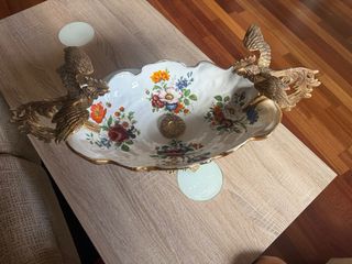 Centro de mesa vintage con aves doradas