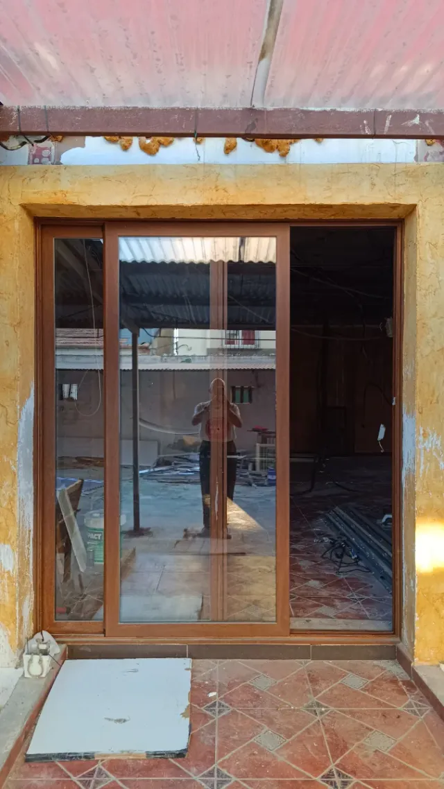 Puerta corredera aluminio 180cm imitación madera