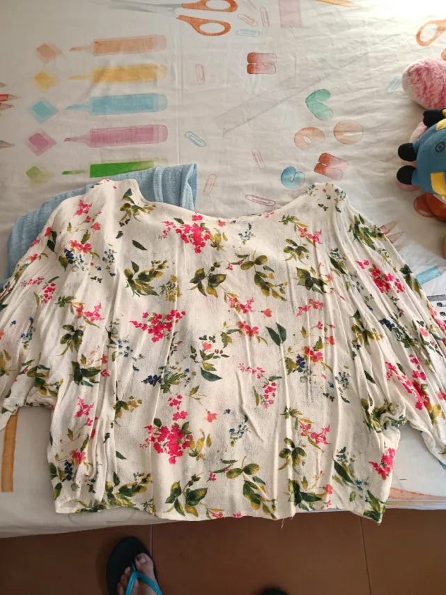 Camisa corta floral S, Stradivarius