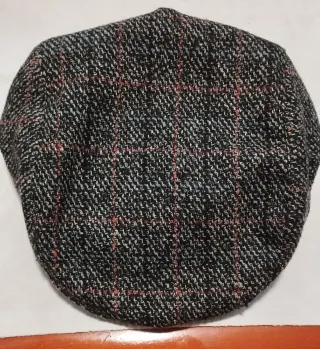 Gorra plana y bufanda lunares bicolor