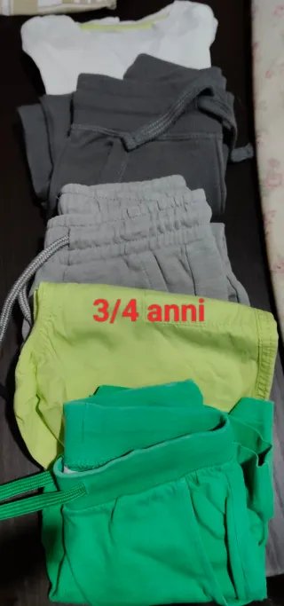 Lotto 18 capi bambino vari dai 3/4 /5/6/7  anni.