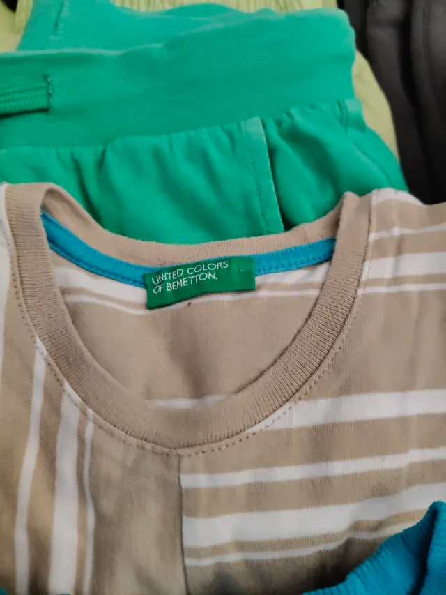 Lotto 18 capi bambino vari dai 3/4 /5/6/7  anni.