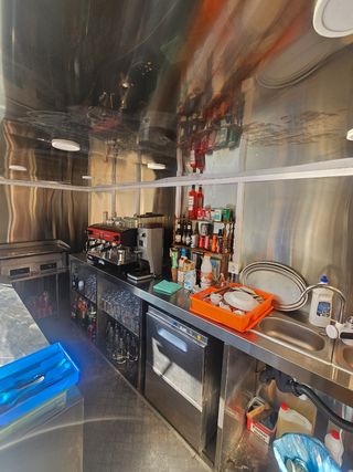 Food truck, contenedor, bar todo acero inoxidable.