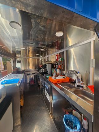 Food truck, contenedor, bar todo acero inoxidable.