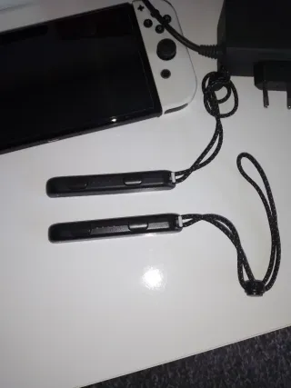 Nintendo Switch OLED bianco