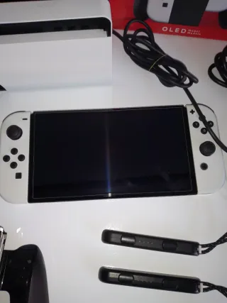 Nintendo Switch OLED bianco