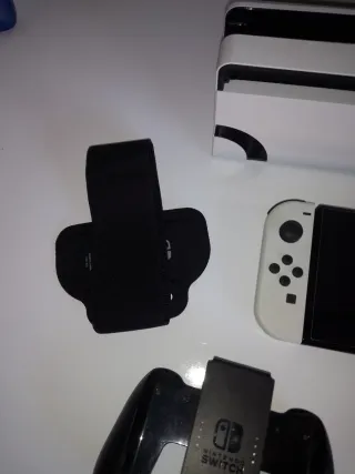 Nintendo Switch OLED bianco