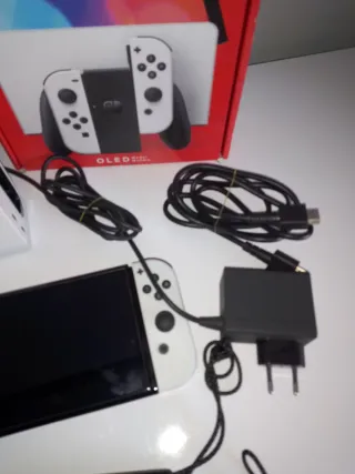Nintendo Switch OLED bianco
