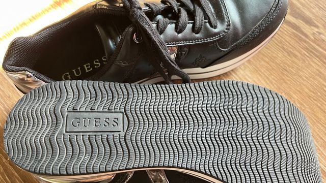 Zapatillas Guess Mujer Talla 39 Negras y Plateadas