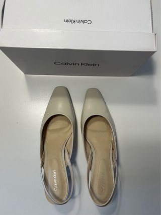 Tacones Calvin Klein destalonados 