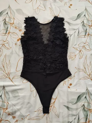 Body tirantes encaje negro