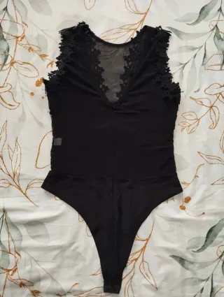 Body tirantes encaje negro