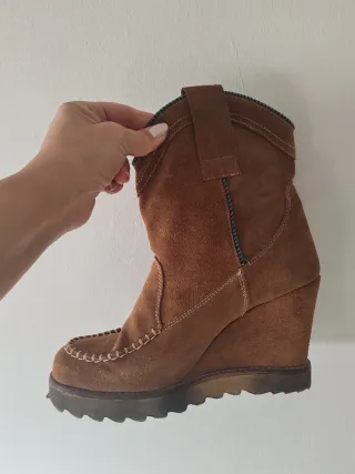 Botín Nemonic boho chic cuña ante flecos hippie