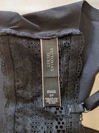 Top sujetador negro Victoria's Secret con encaje