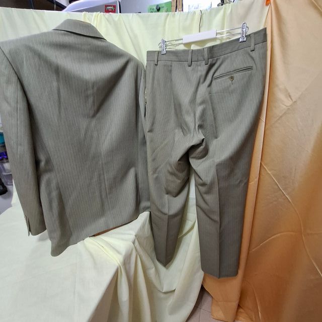 Traje de caballero gris/ verdoso