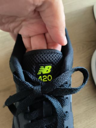 Zapatillas New Balance Negras y Blancas