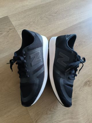 Zapatillas New Balance Negras y Blancas