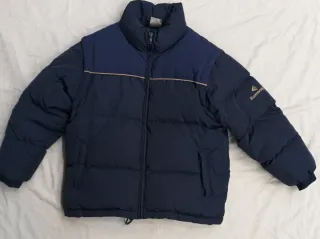 Plumas Boomerang azul 
Talla 12años