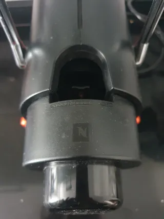 Cafetera Nespresso Roja